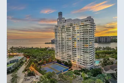 400 S Pointe Dr #910, Miami Beach, FL 33139 - Photo 1
