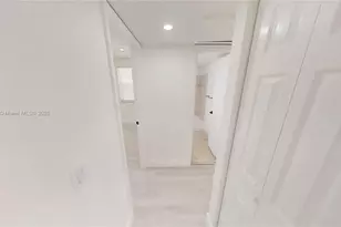 20230 NE 3rd Ct, Miami, FL 33179 - Photo 37