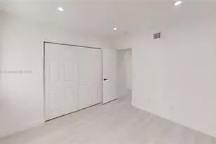 20230 NE 3rd Ct, Miami, FL 33179 - Photo 23