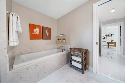 253 NE 2nd St #1109, Miami, FL 33132 - Photo 25