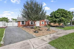 917 Orange Dr, Lake Park, FL 33403 - Photo 3