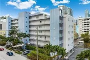 677 NE 24th St, Miami, FL 33137 - Photo 1