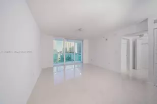 31 SE 5th St, Miami, FL 33131 - Photo 3