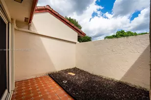 354 Lakeside Ct, Sunrise, FL 33326 - Photo 29