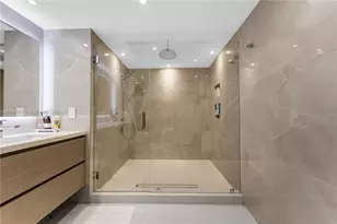 20191 E Country Club Dr, Aventura, FL 33180 - Photo 25