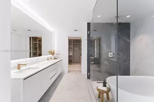 700 NE 24th St, Miami, FL 33137 - Photo 9