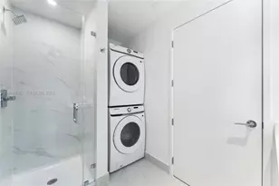 700 NE 24th St, Miami, FL 33137 - Photo 31