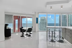 300 South Pointe Dr, Miami Beach, FL 33139 - Photo 11