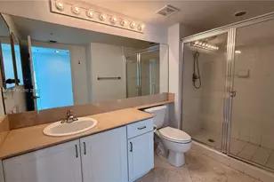 1155 Brickell Bay Dr, Miami, FL 33131 - Photo 21