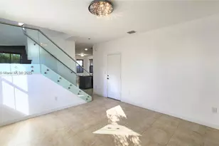 10375 NW 70th Ln, Doral, FL 33178 - Photo 3