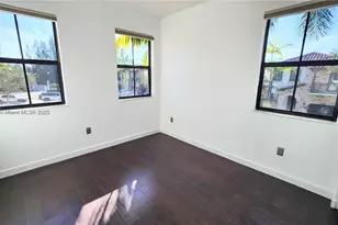 10375 NW 70th Ln, Doral, FL 33178 - Photo 17