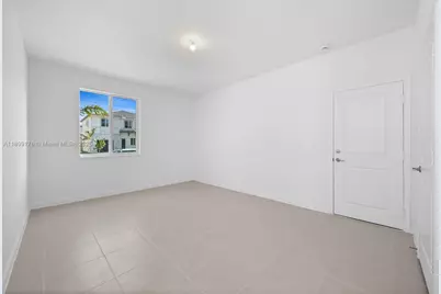 715 SE 15th St, Homestead, FL 33034 - Photo 7