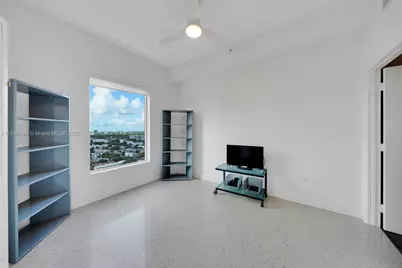 10 SW South River Dr #PHI06, Miami, FL 33130 - Photo 11