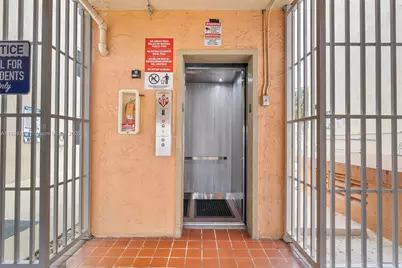 2400 NW 16th St Rd, Miami, FL 33125 - Photo 9