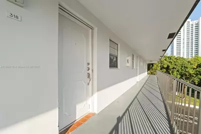 1501 S Ocean Blvd #318, Lauderdale by the Sea, FL 33062 - Photo 7