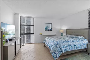 20379 W Country Club Dr, Aventura, FL 33180 - Photo 13