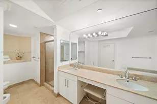 4775 Collins Ave, Miami Beach, FL 33140 - Photo 17