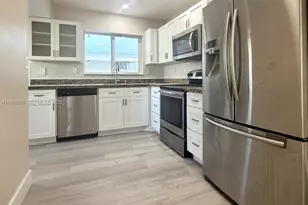 716 NE 7th St, Hallandale Beach, FL 33009 - Photo 3