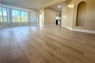 716 NE 7th St, Hallandale Beach, FL 33009 - Photo 13