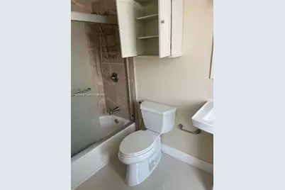 1825 W 44th Pl #511, Hialeah, FL 33012 - Photo 3