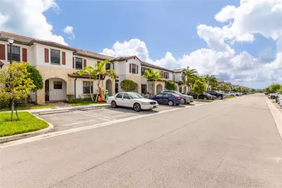 10611 W 33rd Ct, Hialeah, FL 33018 - Photo 5