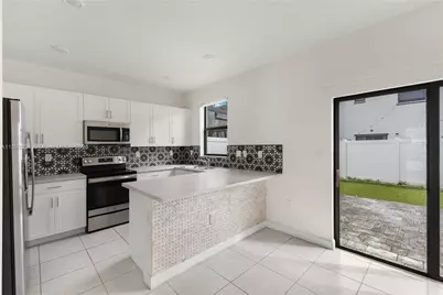 10611 W 33rd Ct, Hialeah, FL 33018 - Photo 15