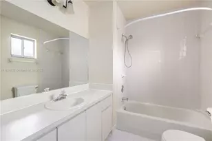 7666 W 34th Ln, Hialeah, FL 33018 - Photo 25