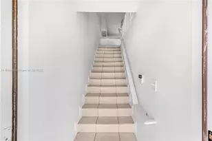 7666 W 34th Ln, Hialeah, FL 33018 - Photo 9