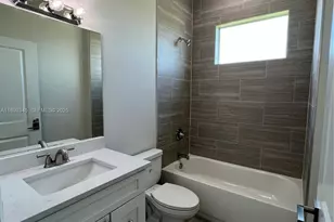 1060 S Capri Ct, Labelle, FL 33935 - Photo 13