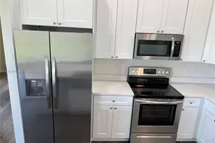 1060 S Capri Ct, Labelle, FL 33935 - Photo 11