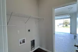 1060 S Capri Ct, Labelle, FL 33935 - Photo 23