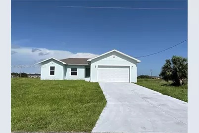 1060 S Capri Ct, Labelle, FL 33935 - Photo 1