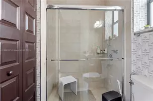 8975 NW 161st Terrace, Miami Lakes, FL 33018 - Photo 21