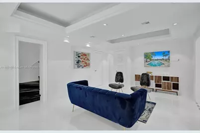 929 N Southlake Dr, Hollywood, FL 33019 - Photo 43