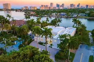 929 N Southlake Dr, Hollywood, FL 33019 - Photo 11