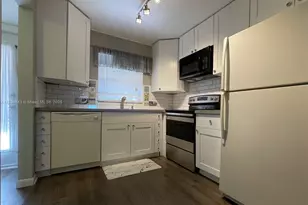 10123 Sunrise Lakes Blvd, Sunrise, FL 33322 - Photo 5