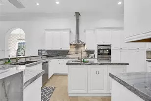 13751 Pine Meadow Ct, Davie, FL 33325 - Photo 11