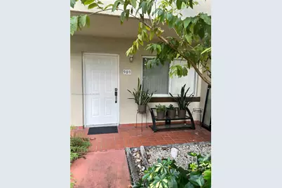 431 NW 82nd Ave #909, Miami, FL 33126 - Photo 1