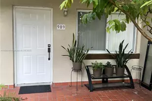 431 NW 82nd Ave, Miami, FL 33126 - Photo 1