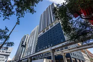 227 NE 2nd St, Miami, FL 33132 - Photo 25