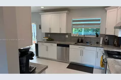 10761 SW 165th St, Miami, FL 33157 - Photo 11