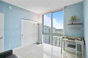 16385 Biscayne Blvd, North Miami Beach, FL 33160 - Photo 11