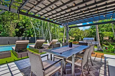 11975 W Biscayne Canal Rd, Miami, FL 33161 - Photo 17