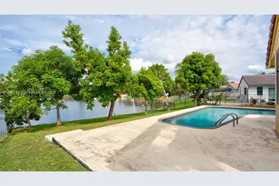 6255 Hawkes Bluff Ave, Davie, FL 33331 - Photo 15