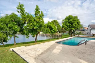 6255 Hawkes Bluff Ave, Davie, FL 33331 - Photo 15