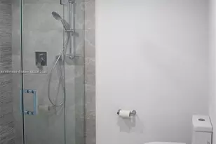 9735 NW 52nd St, Doral, FL 33178 - Photo 11