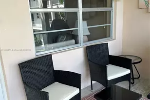 581 Blue Heron Dr, Hallandale Beach, FL 33009 - Photo 5