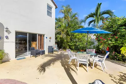 1071 NW 184th Ter, Pembroke Pines, FL 33029 - Photo 15