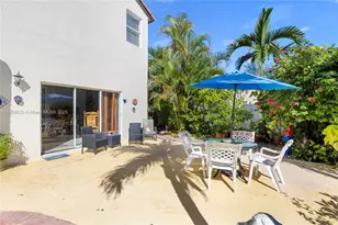 1071 NW 184th Terrace, Pembroke Pines, FL 33029 - Photo 15