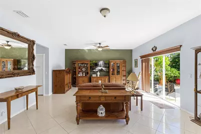 1071 NW 184th Ter, Pembroke Pines, FL 33029 - Photo 7